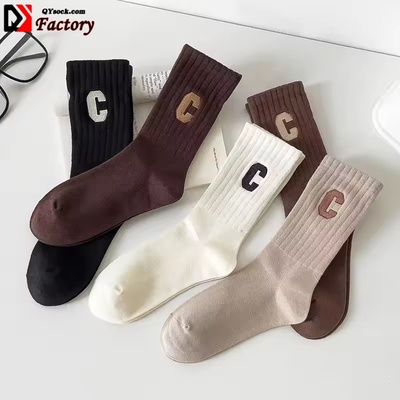Wholesale Inexpensive Fashion Letter C Daily Wear Crew Socks Autumn Men and Women Unisex Sports